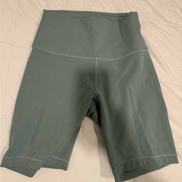 Lululemon Wunder Train Short - Picture 2 of 5